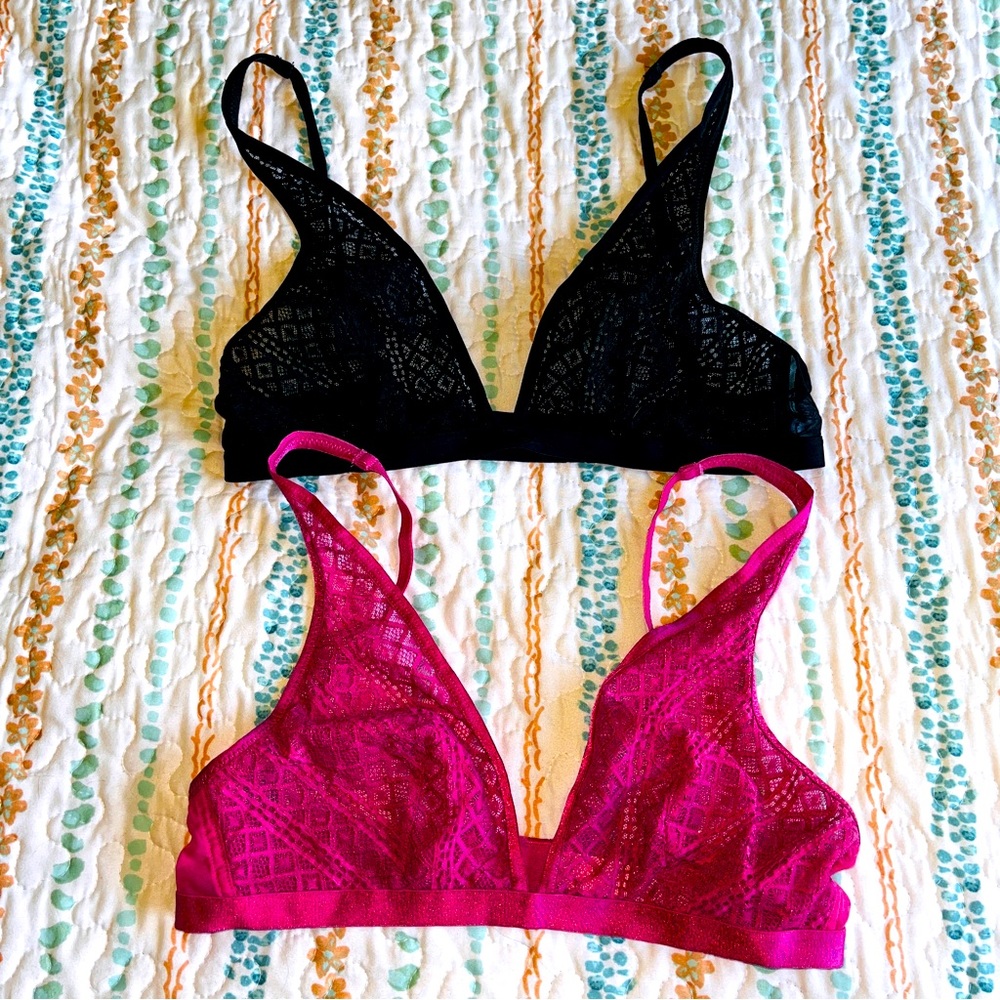 Victoria Secret size small unlined bras pink and black 💓🖤
